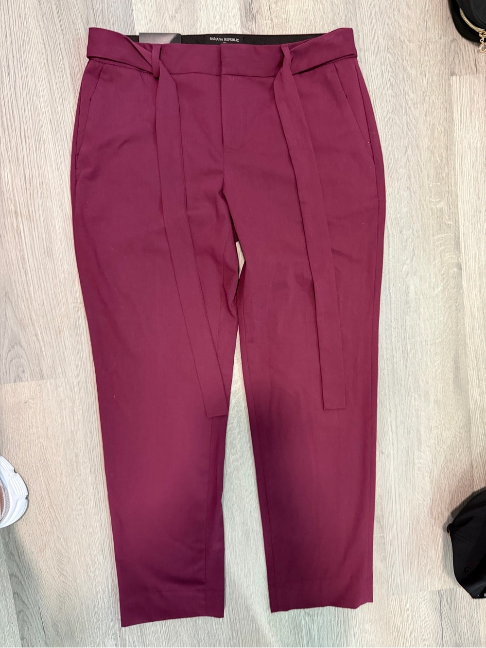 Banana Republic Maroon Tailored Men’s Pants with Waist Tie